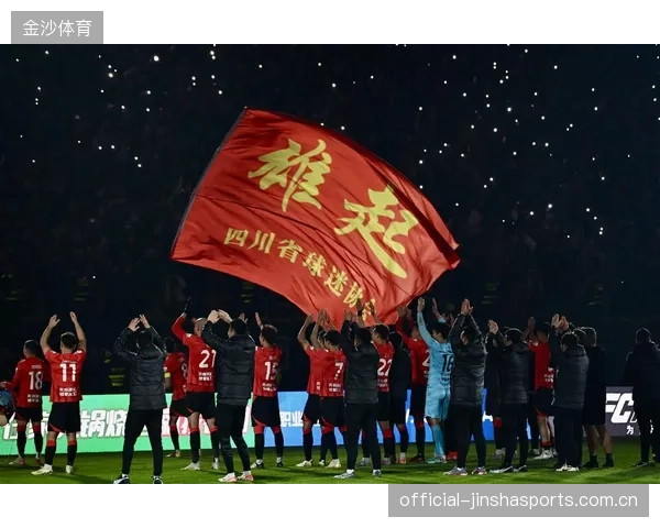 一场0-1揪出国足头号“巨婴”，中超刚被禁赛，国家队又染红——球迷怒斥：不配当队长